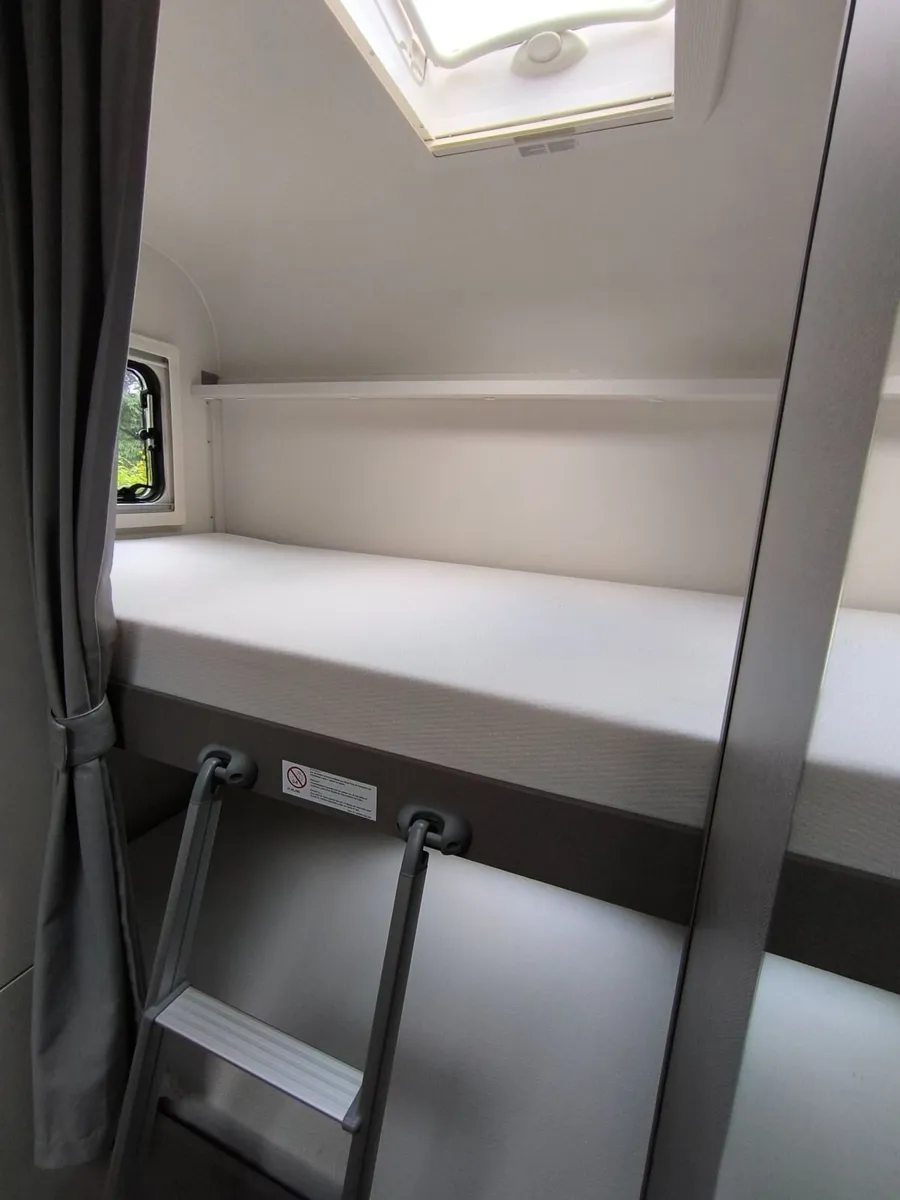 Etrusco A6600BB 6 Berth Motorhome - Image 4