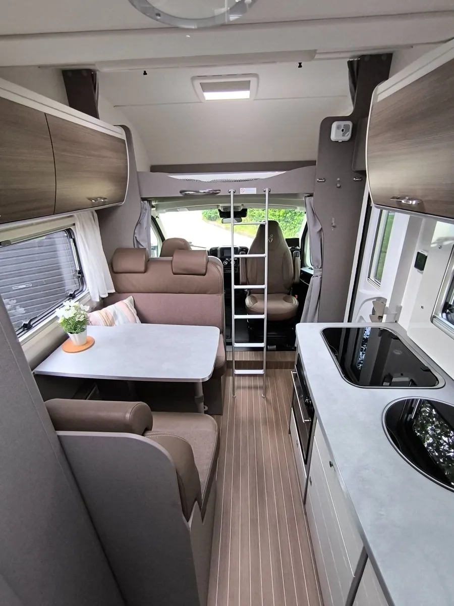 Etrusco A6600BB 6 Berth Motorhome - Image 3