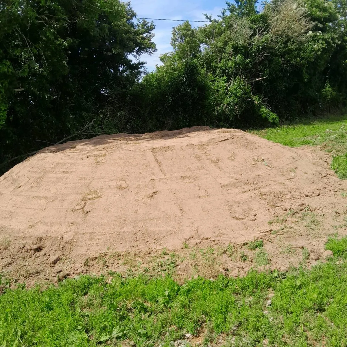 Mushroom compost, topsoil and horse manure - Image 3