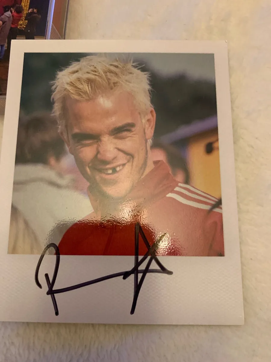 Robbie Williams new signed - Image 2