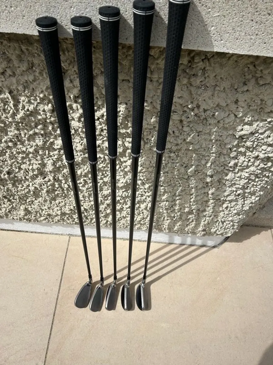 cleveland Golf Clubs - Image 1