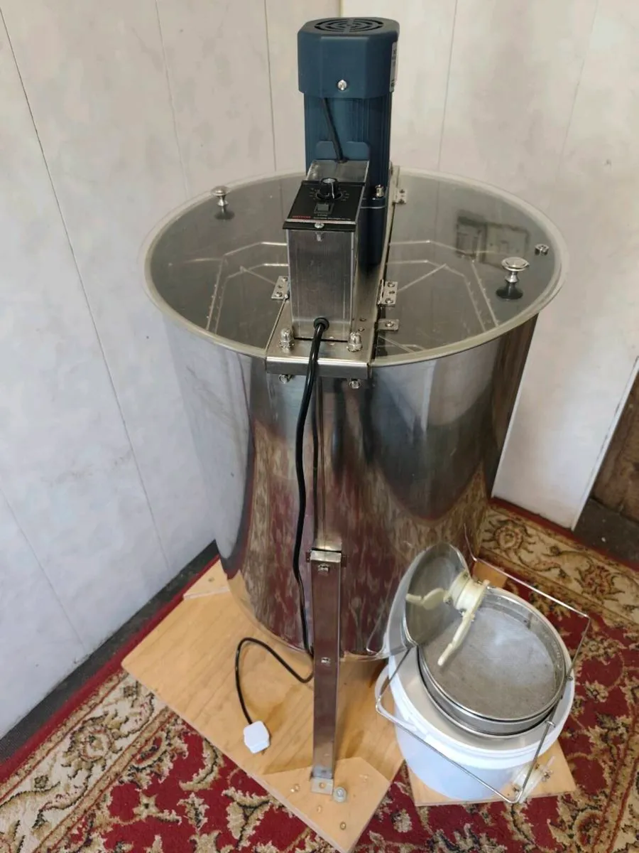 Beekeeping s.steel electric honey extractor - Image 1