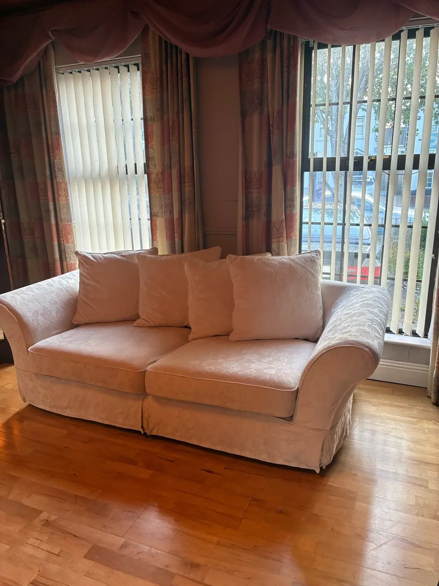 Sofas x2 3 seater’s - Image 4