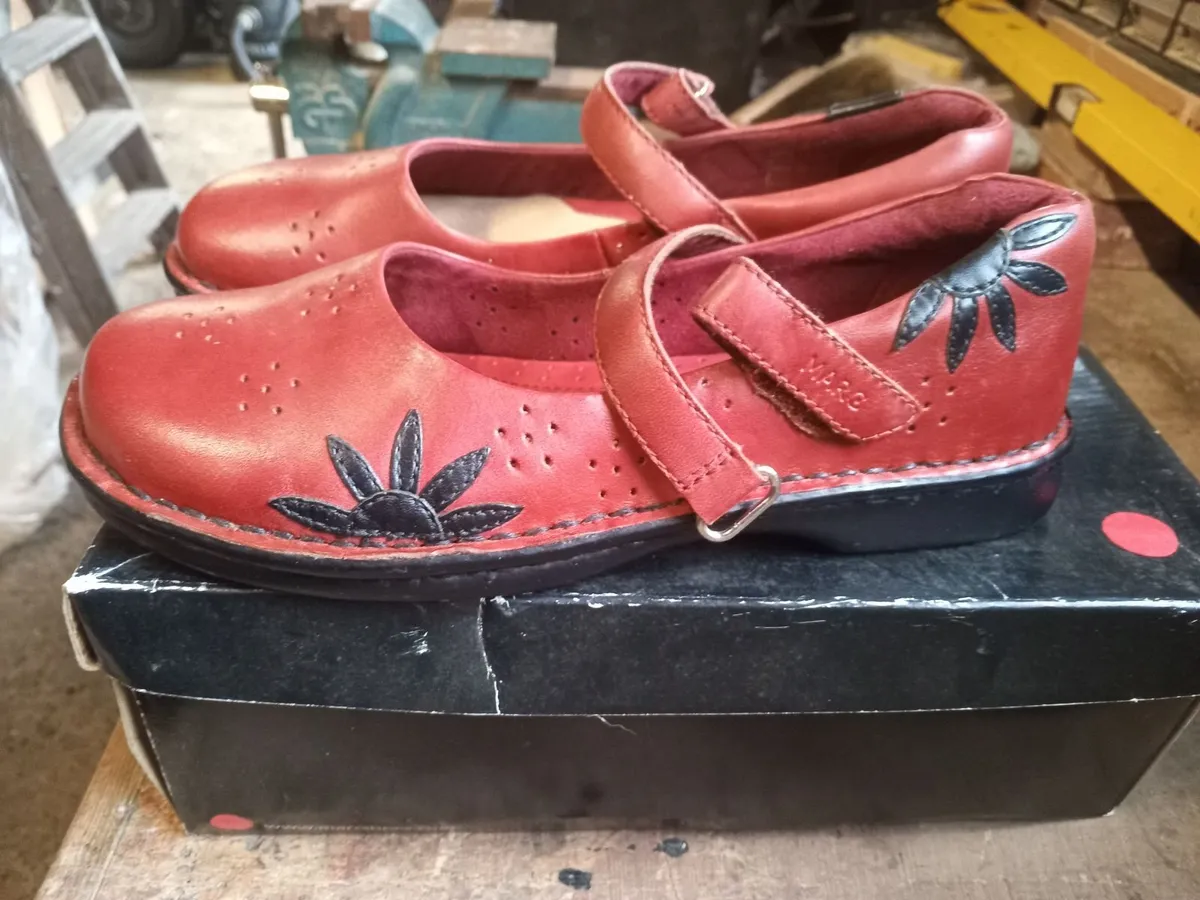 Ladies shoes - Image 1
