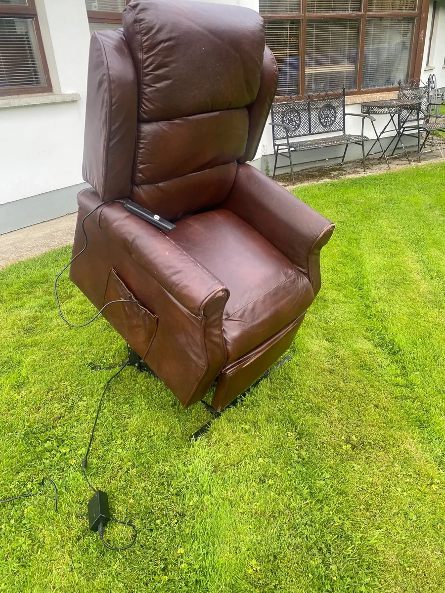 Electric Riser Recliner Mobility Chair - Image 3