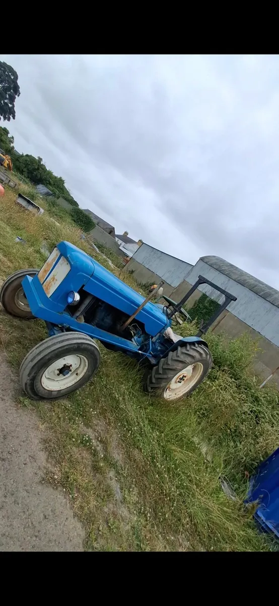 Fordson Major 6 Cylinder Ford Cargo - Image 2