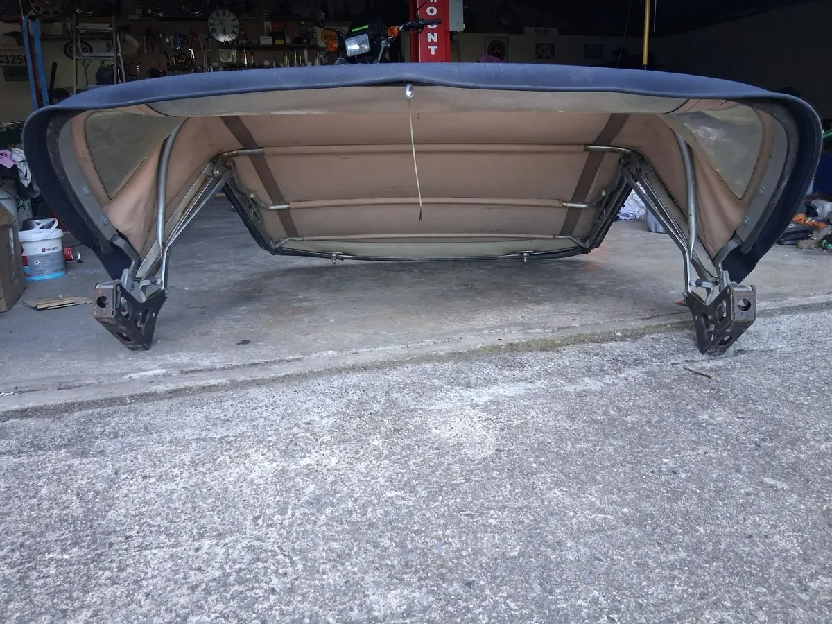 Mercedes 107 SL Convertible Roof - Image 3