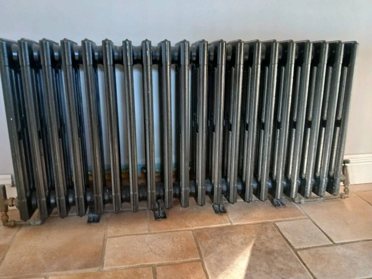 Cast iron radiator s - Image 1