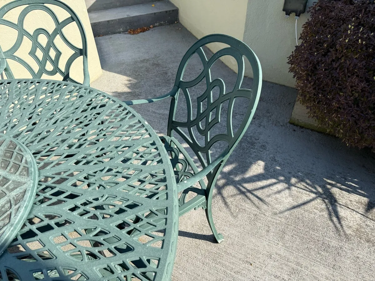 Garden Table & 6 Chairs - Image 2