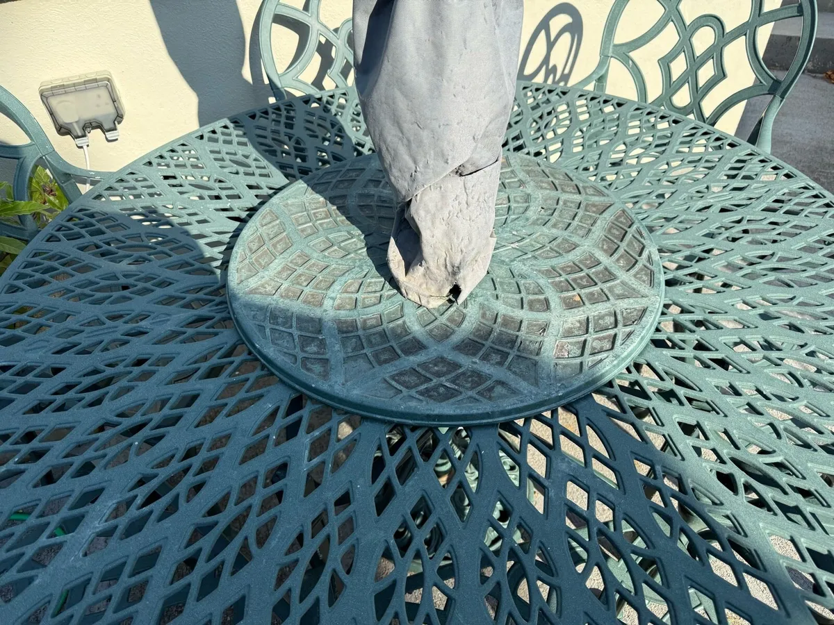 Garden Table & 6 Chairs - Image 3