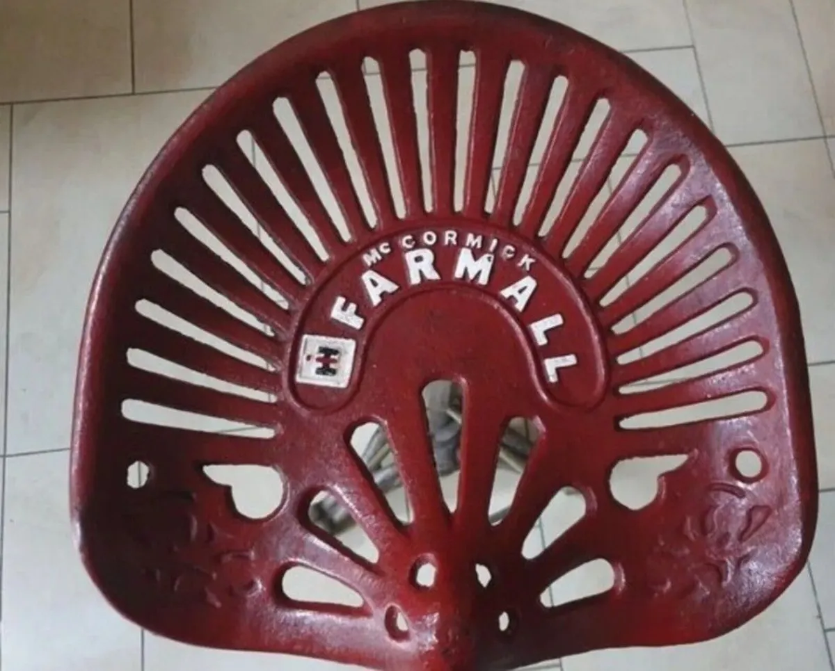 Tractor seat red - Image 3