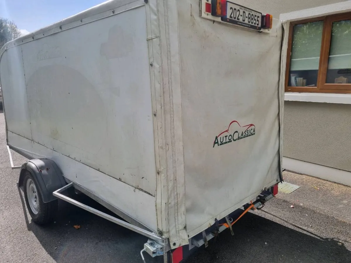 Enclosed race transporter - Image 4