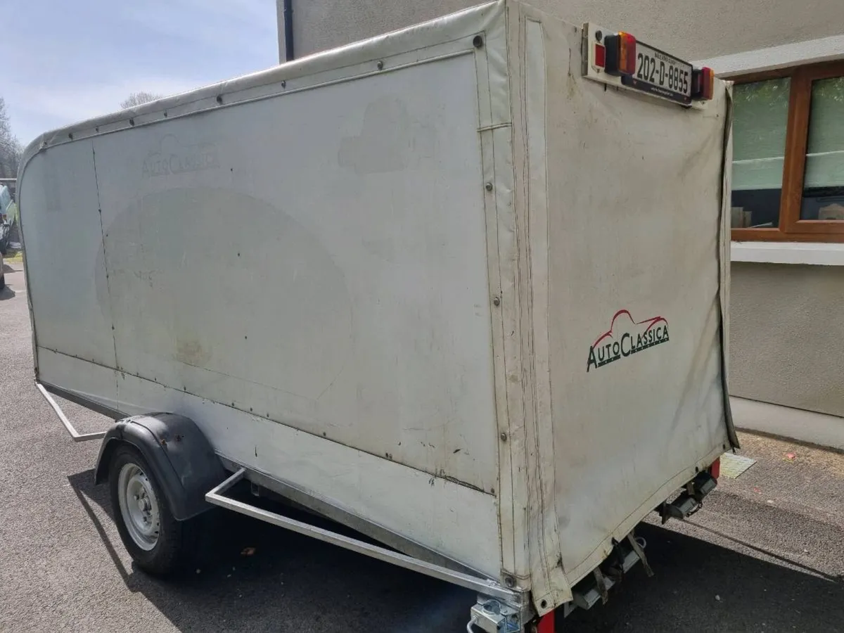 Enclosed race transporter - Image 4
