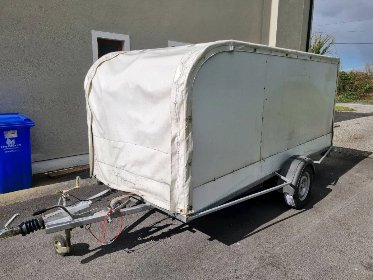 Enclosed race transporter - Image 2
