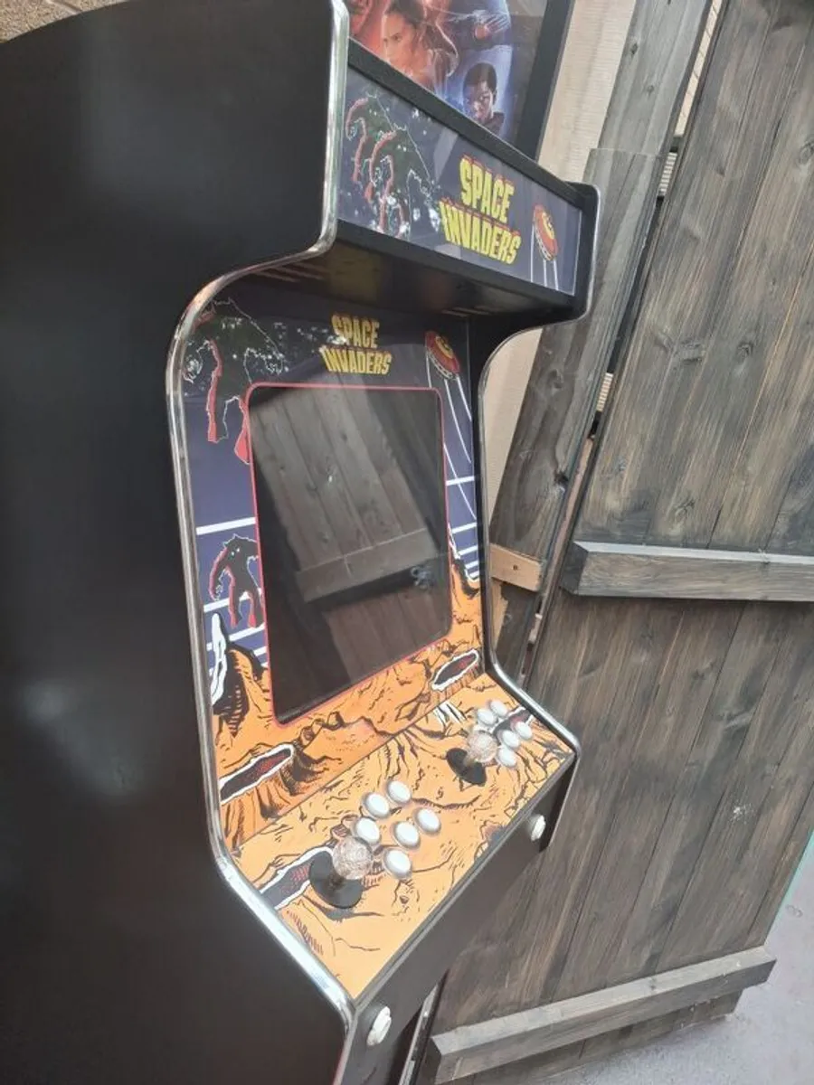 Arcade Machine - Image 1