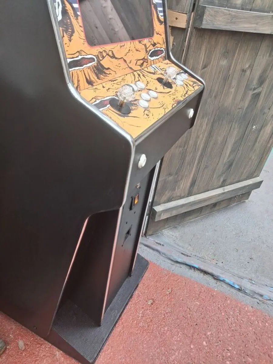 Arcade Machine - Image 2