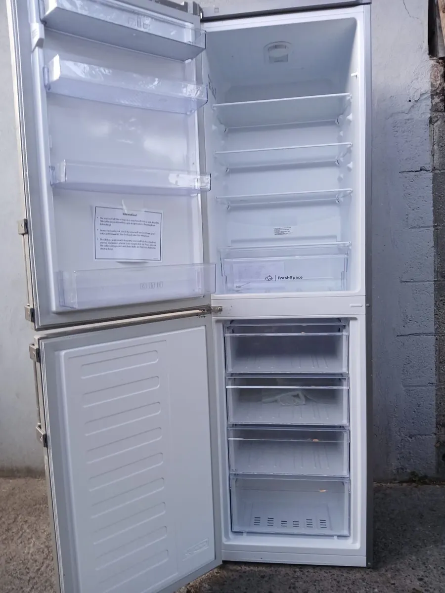 INDEZIT FRIDGE AND FREEZER - Image 3