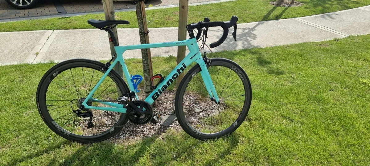 Bianchi Sprint Road Bike - frame 57 shimano 105