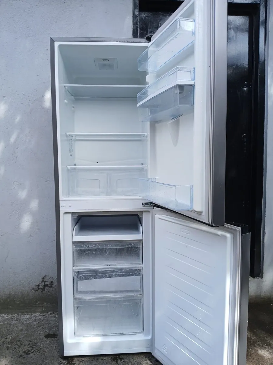 FRIGEDAIRE FRIDGE AND FREEZER - Image 4