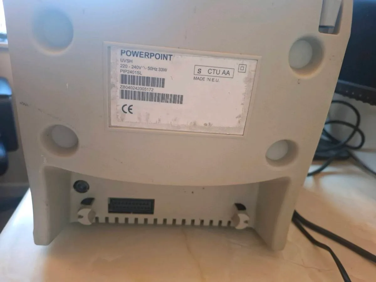 14" Powerpoint CRT TV - Image 3