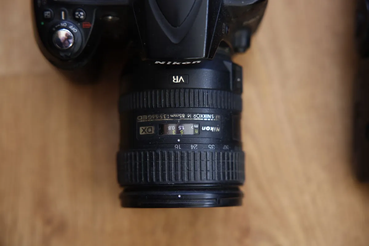 Nikon D90 Camera with 16-85mm lens and SB800 Flash - Image 2