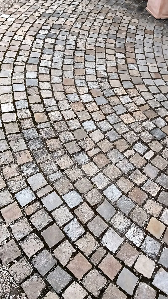 Donegal Quartz Cobbles setts - Image 3