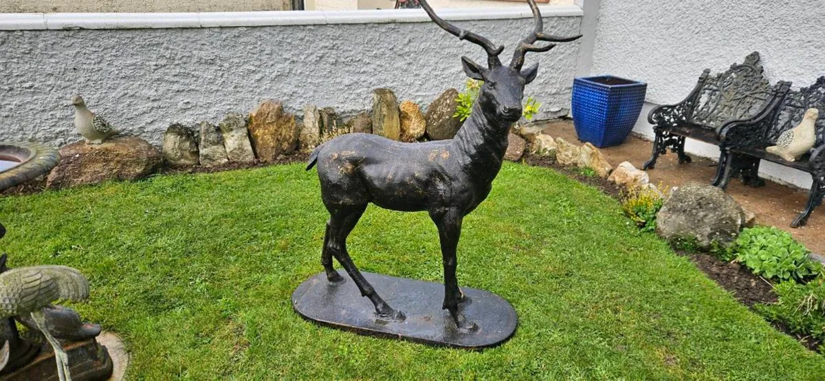 HEAVY CAST IRON DEERS - Image 1