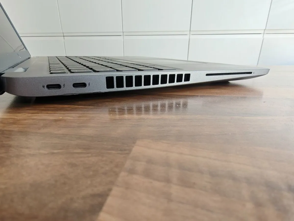 Dell Precision 3570 Laptop | i7 vPro (12th gen) | - Image 2