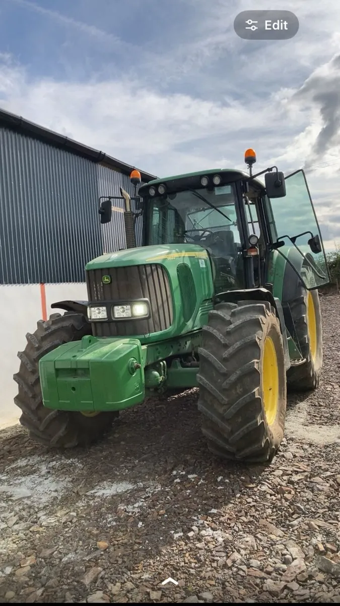 6820 John Deere No Vat - Image 1