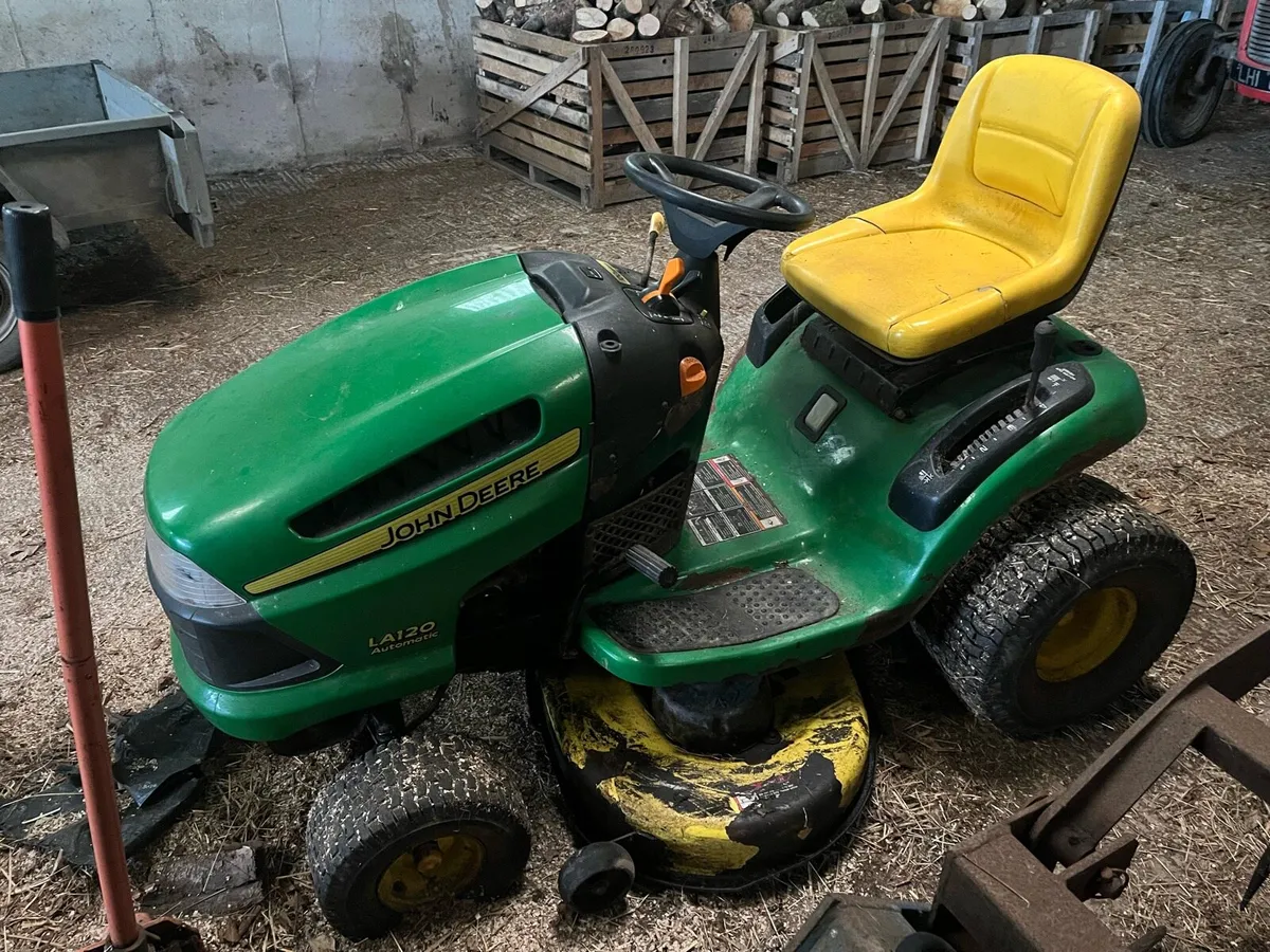 Ride on lawnmower - Image 1