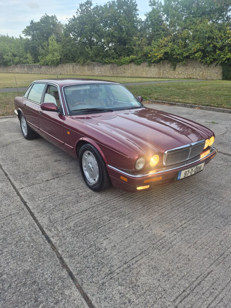 Jaguar XJ 1997 - Image 2