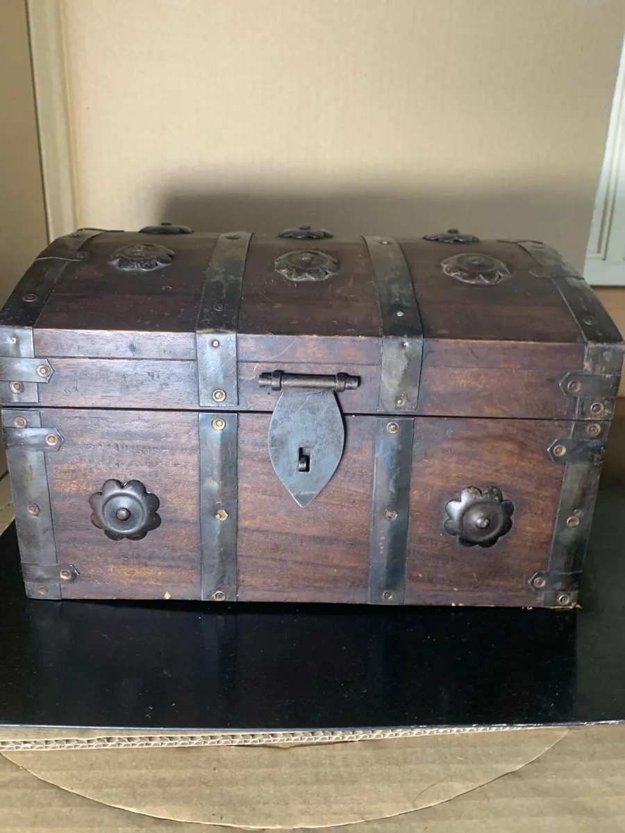 Chest storage - Image 1