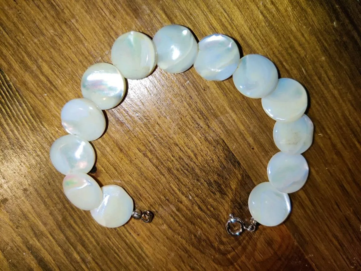 CHUNKY MOTHER OF PEARL, New 8"Long Bracelet ! - Image 2