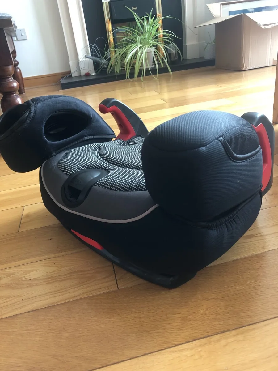 Graco Booster Seat - Excellent Condition - Image 1
