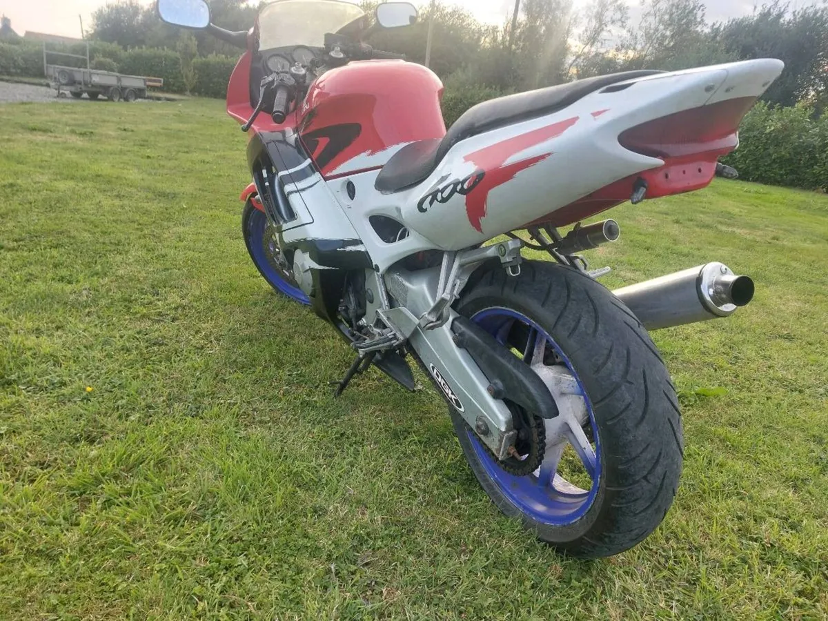 Honda cbr 600f3 - Image 4