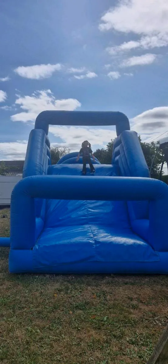 Bouncy castle/ Obstacle course - Image 4