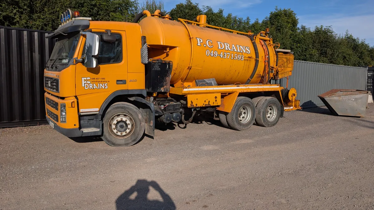 Volvo suction tank with Samson pump - Image 1