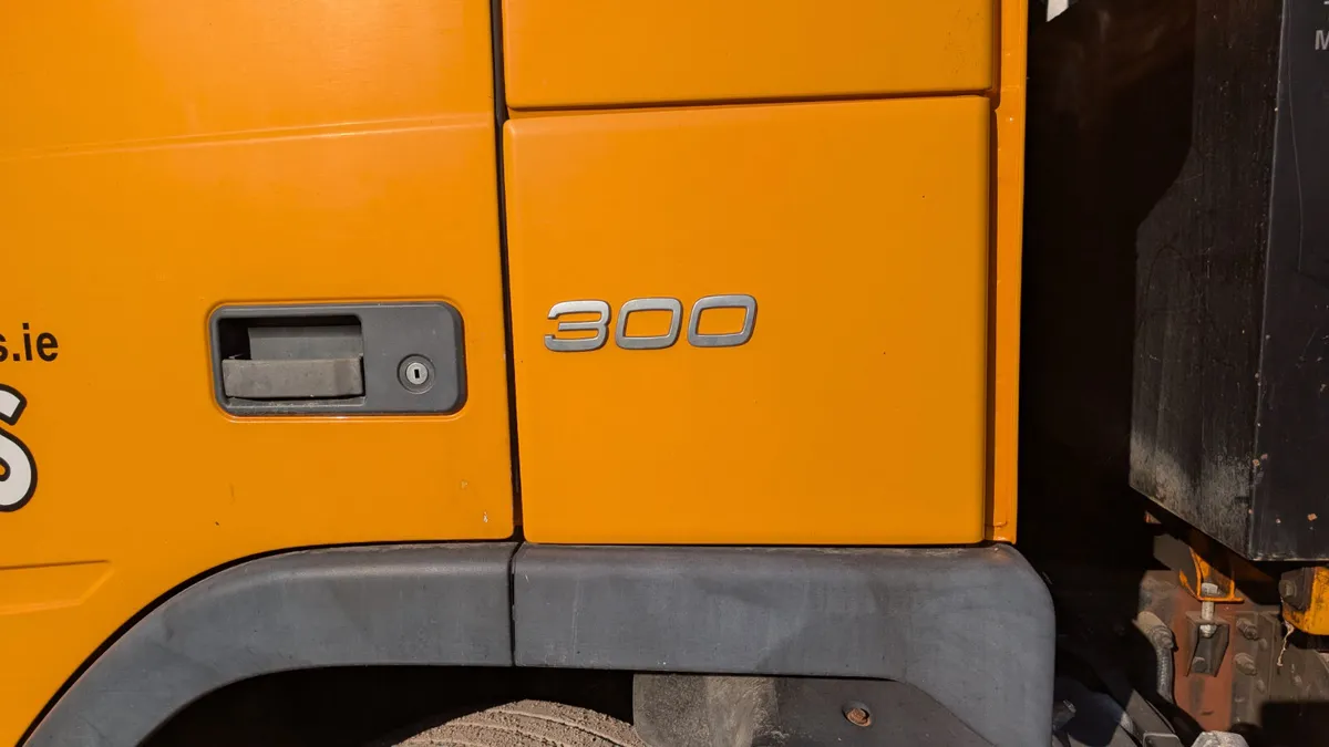 Volvo suction tank with Samson pump - Image 3