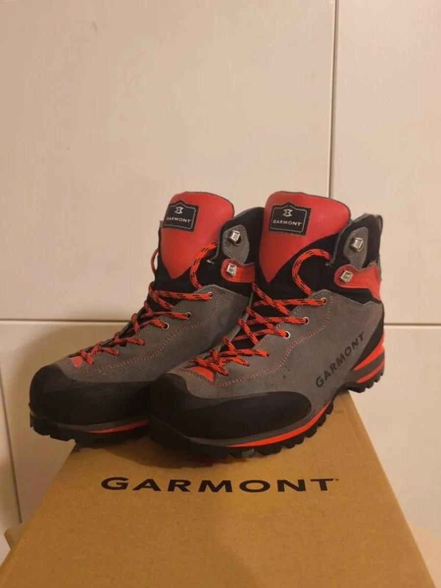 Hiking Boots EU 42 UK 8 - Image 2