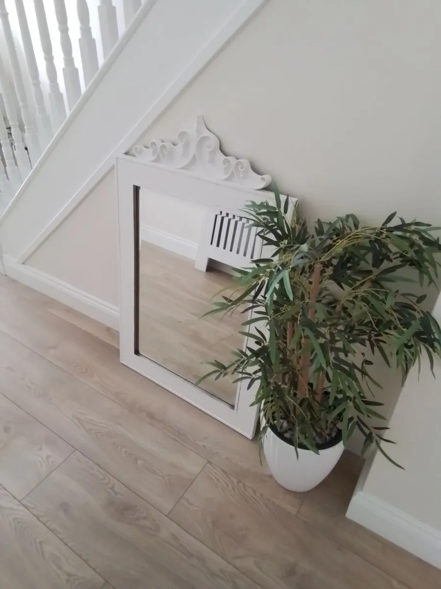 VINTAGE MIRROR
