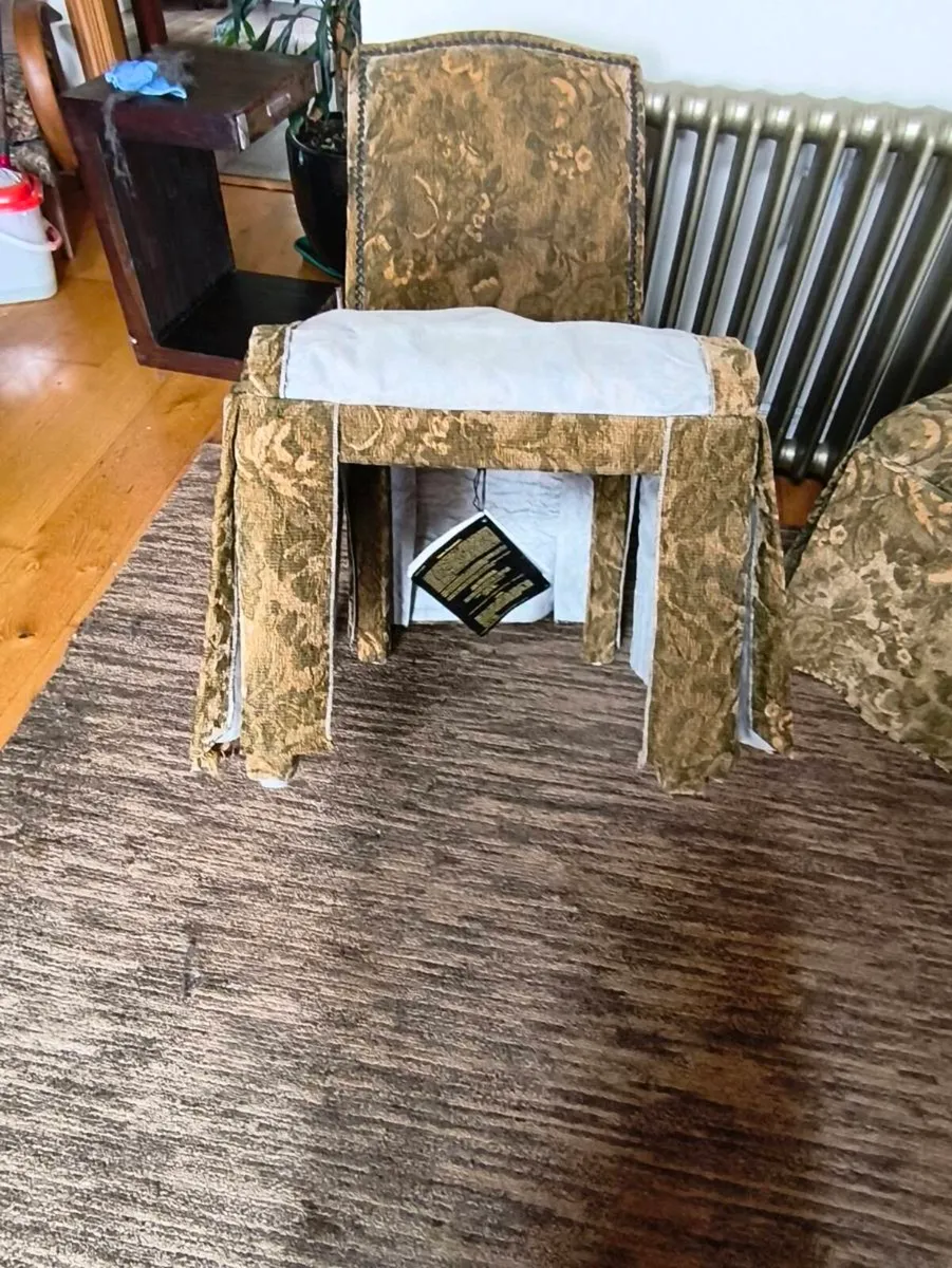 4 chairs like new beautiful comfortable,60 - Image 2