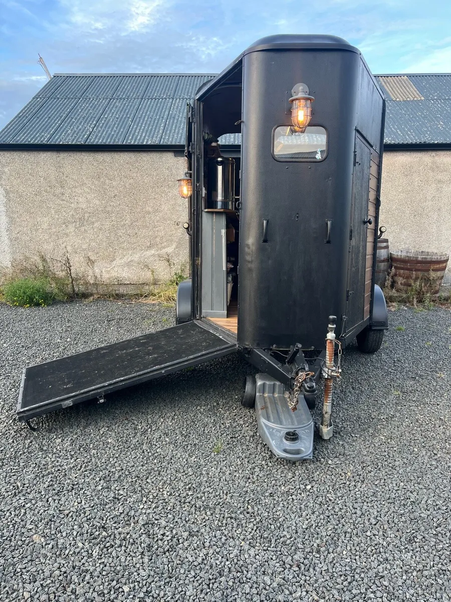 Converted horse box coffee trailer ready to go - Image 2