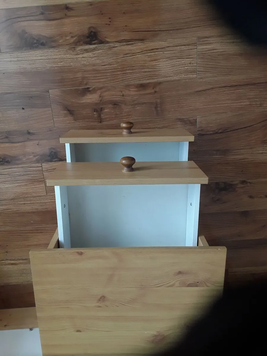 Small 2  Locker - Image 3