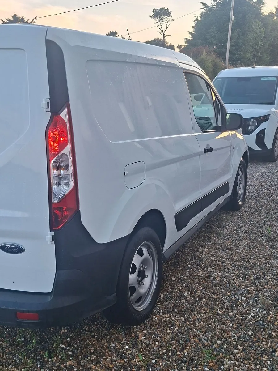 Ford Transit Connect 2022 - Image 4
