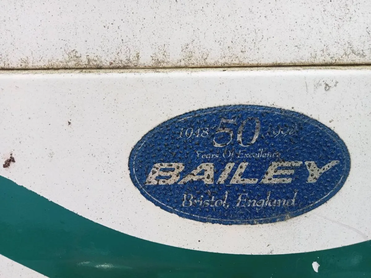Bailey 2 berth caravan - Image 4