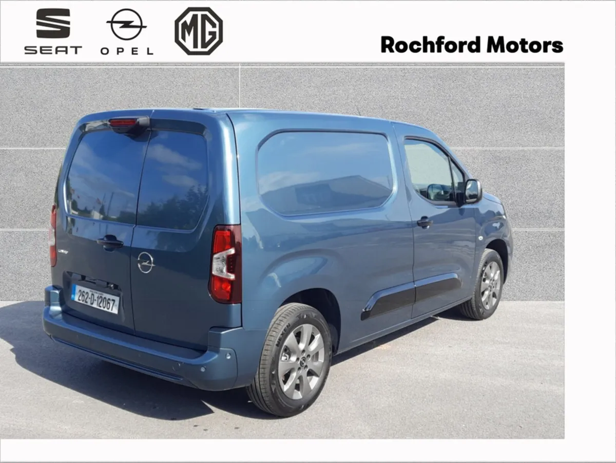 Opel Combo *ALLOYS* L1H1 Sportive 1.5 130HP AUTO - Image 4