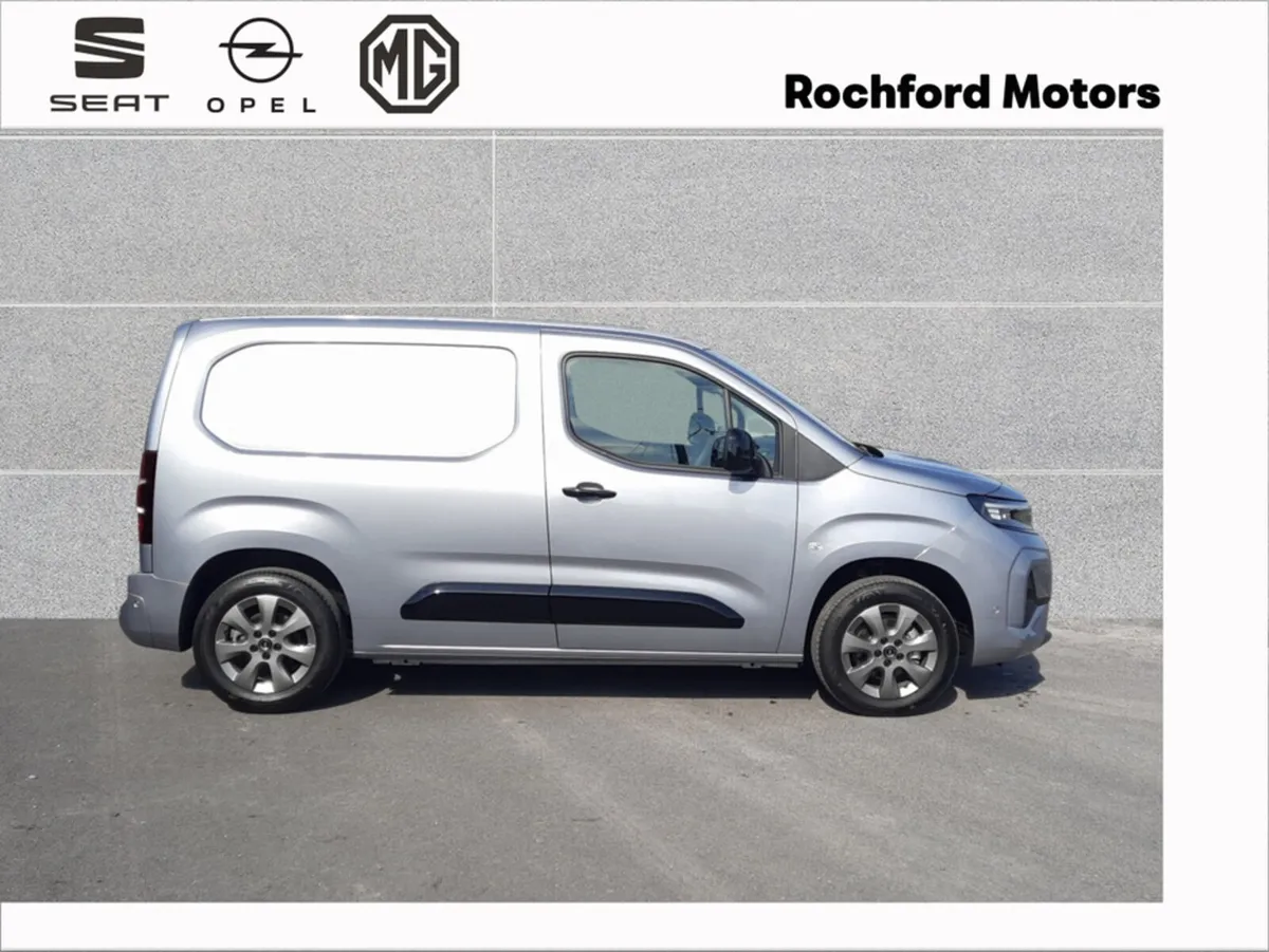Opel Combo *ALLOYS* L1H1 Sportive 1.5 100HP - Image 3