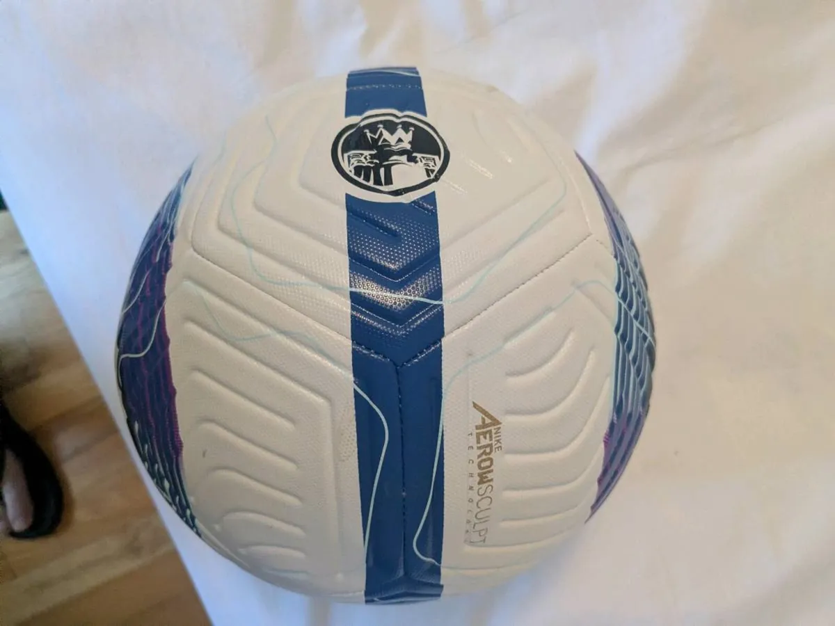 Nike Premier League football - Image 4