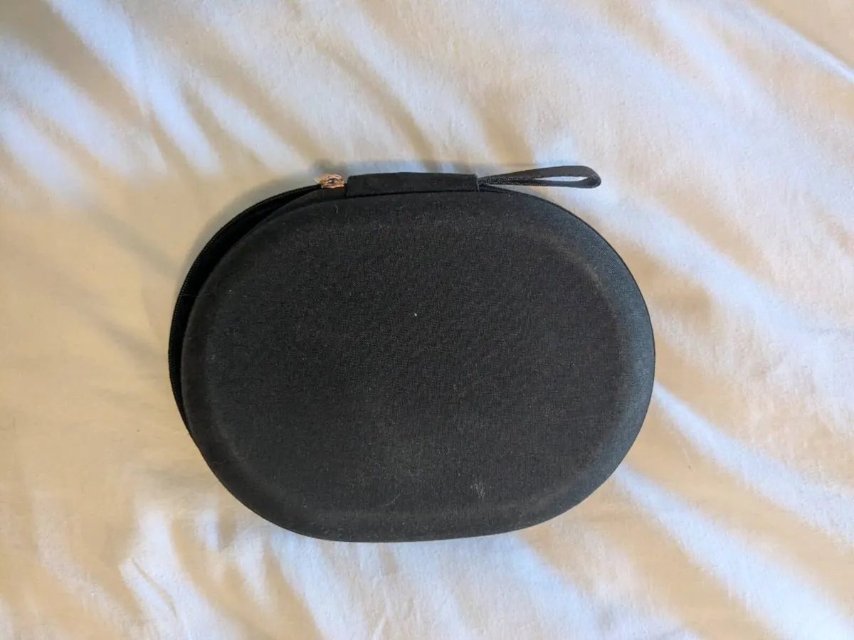 Sony headphones case - Image 2
