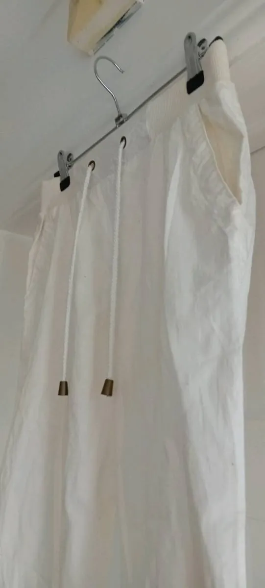 Ladies Cropped Trousers - Image 3